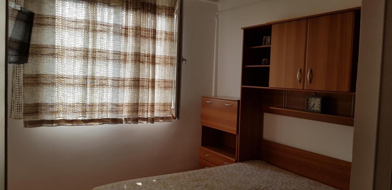 Appartement Apartament Mara à Neptun Extérieur photo